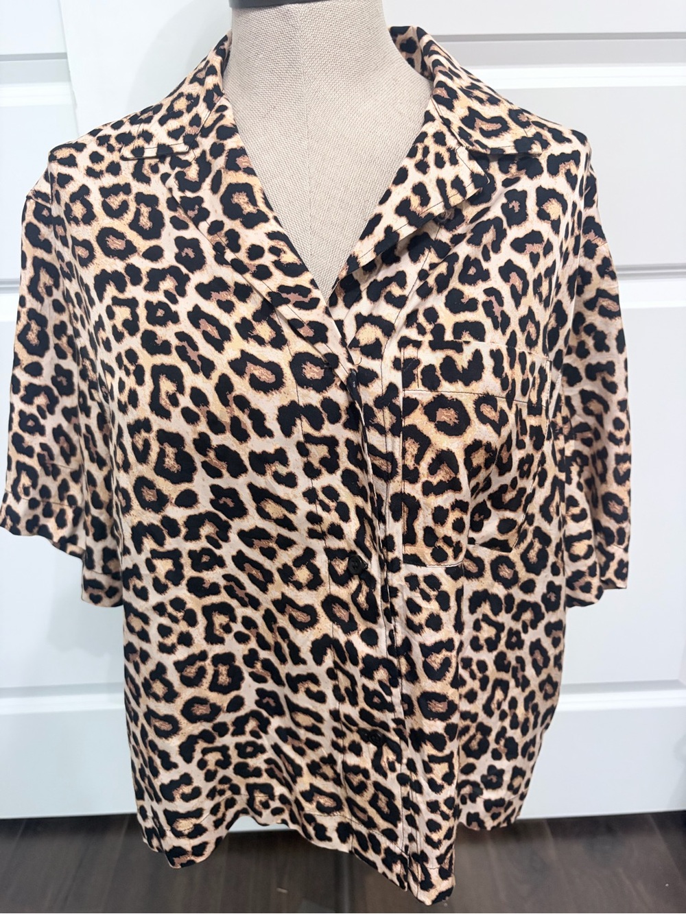H&M Leopard Print Short-Sleeve Button-Down Top in Tan and Black, Never Worn